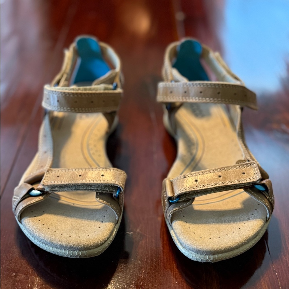 Women's Tan Sandals - Picture 6 of 7